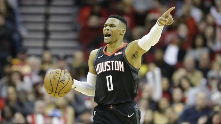 Su Qun: Rockets, Westbrook'u Alırsa İpleri Onun Eline Vermeli, Gençlere Yardımcılık Yapmaktan Memnun Kalmaz
