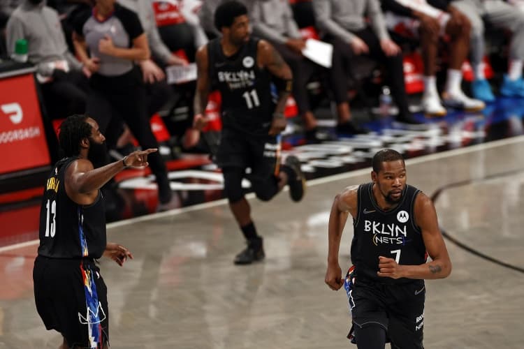 Durant'ın Uğursuzluğu Mu? Amerikan Basını Durant'ın Takımlarında Yaşanan Sakatlıkları Hatırlattı: Sırada Rockets Mı Var?