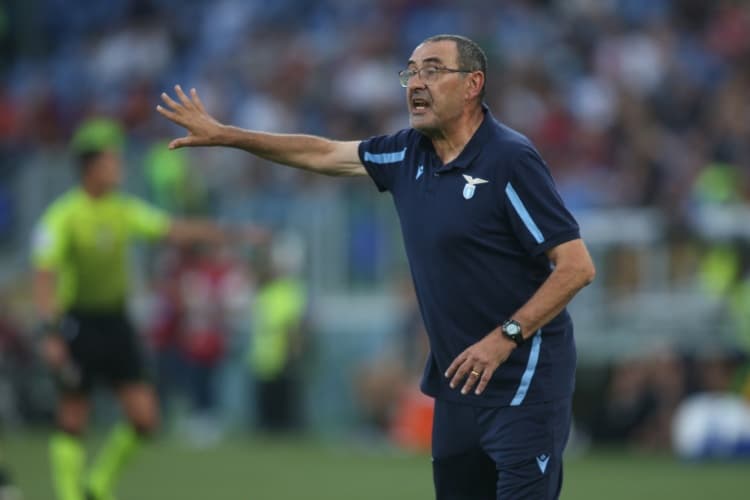 Lazio, Sarri'nin maç sonu basın toplantısına katılmama nedeninin ailevi sebepler olduğunu açıkladı, ancak İtalyan basını hocanın takımın performansından memnun olmadığını iddia etti.