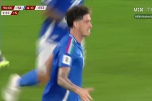 Gattuso yönetimindeki İtalya, Estonya'yı 5-0 mağlup ederek lige iyi bir başlangıç yaptı, liderle arasındaki puan farkı bir maç eksikle 6'ya indi. Retegui'den iki gol.