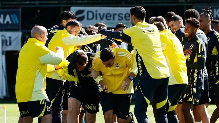 Fenerbahçe'de Kerem Aktürkoğlu Sürprizi!