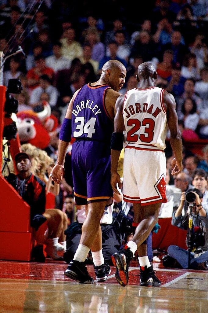 Barkley: It's a shame I didn't win a championship for the Suns. Being a star player is a double-edged sword.
Barkley'den Phoenix Hayranlarına Sitem: Şampiyonluk Sözü Verdim, Tutamadım
