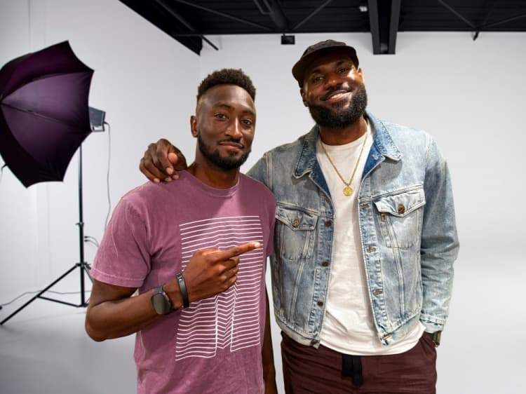 LeBron James'ten Teknoloji Fenomeni MKBHD'ye Teşekkür!