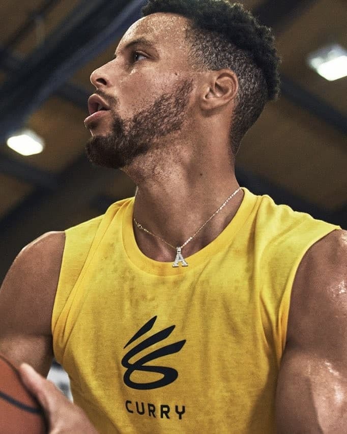 Under Armour Kurucusu'ndan Curry'ye Övgü: Stratejik Bir İş Zekası!