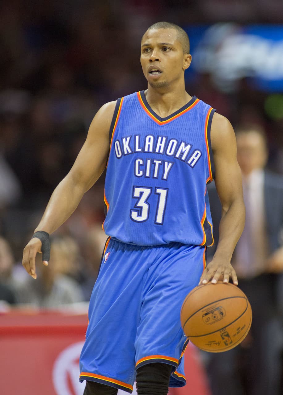 Sebastian Telfair Serveti Tüketti, Sosyal Konutlara Geri Döndü