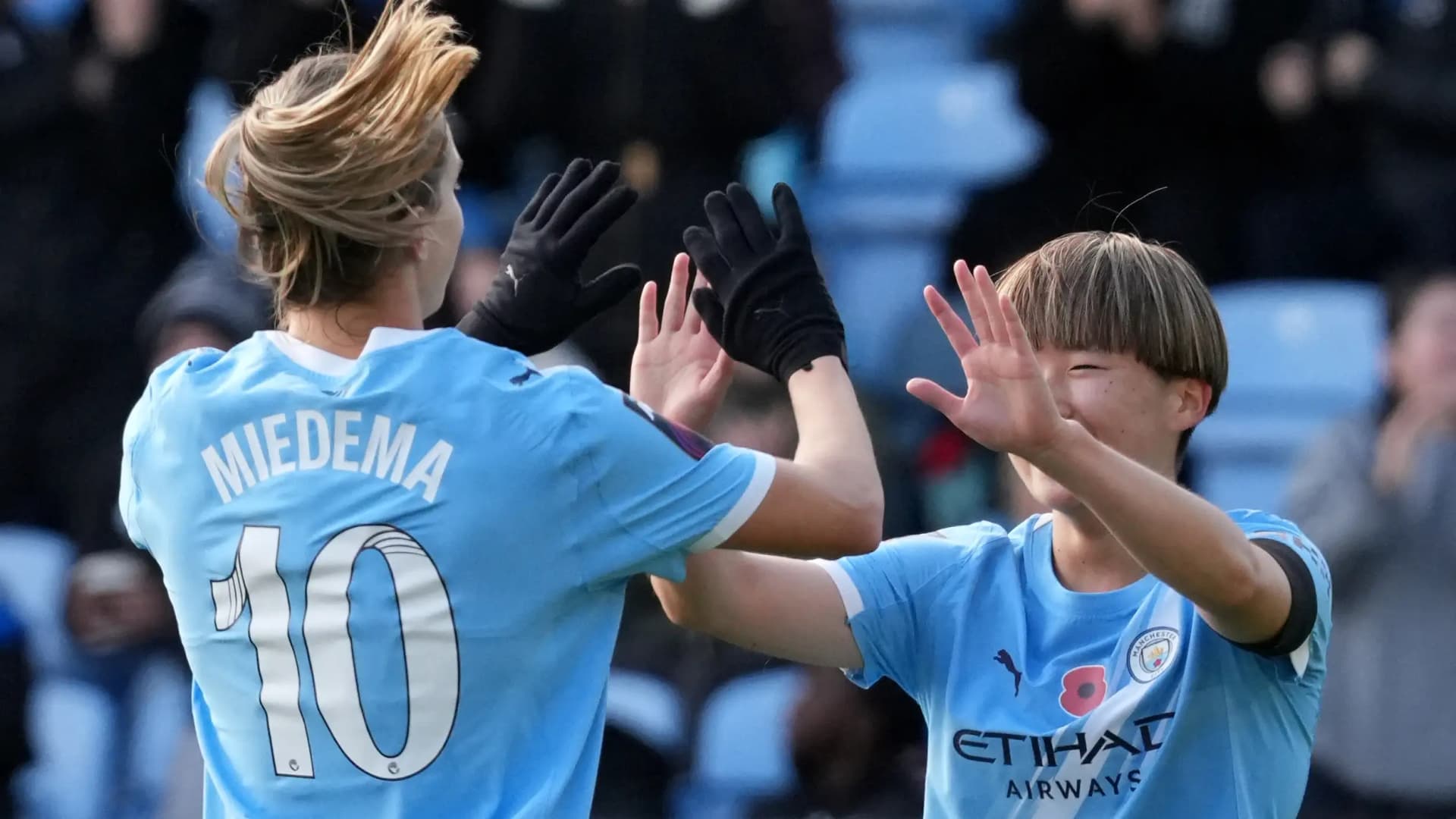 Miedema'dan Gol Şov! Manchester City, Chelsea'yi Takipte