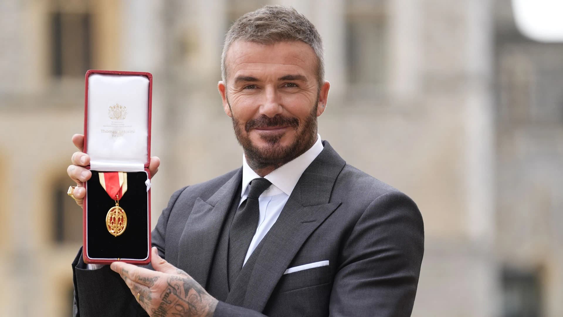 Sir David Beckham Şövalye İlan Edildi! Manchester United ve İngiltere Efsanesi Onurlandırıldı