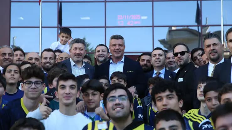 Fenerbahçe Başkanı Saran Rizeli Öğrencilerle Buluştu