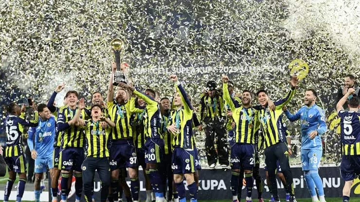 Fenerbahçe Süper Kupa'yı Kaldırdı Şampiyonluk Coşkusu