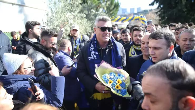Ali Koç Alanya'da Kütüphane Açtı Fenerbahçe'den Eğitim Hamlesi