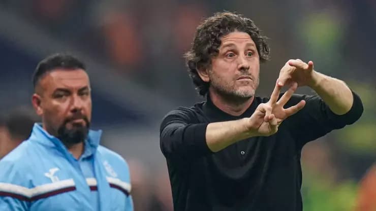 Trabzonspor'da Şok Ayrılık! Teknik Direktörün Raporu Etkili Oldu