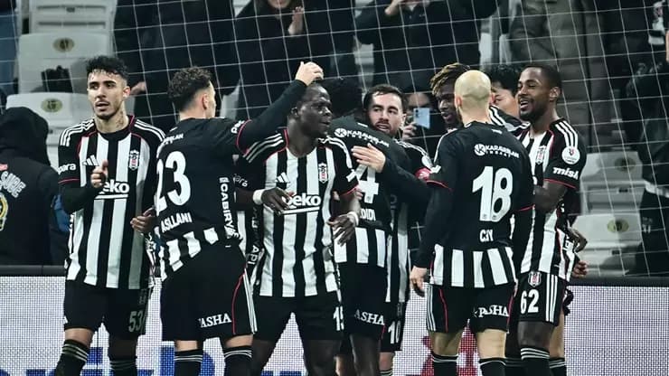 Beşiktaş'tan Göztepe'ye Gol Yağmuru! Kartal Fark Attı