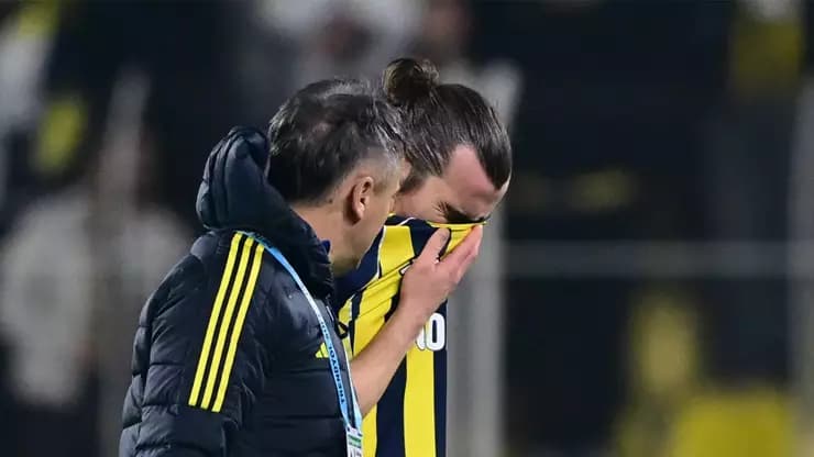Fenerbahçe'de Savunma Alarmı Tek Stoper Kaldı!