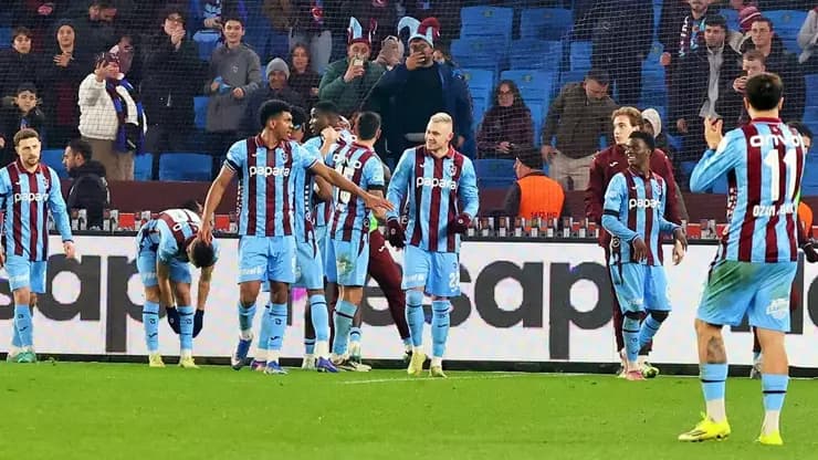 Trabzonspor Rizeyi Tek Golle Devirdi Karadeniz Derbisi Bitti