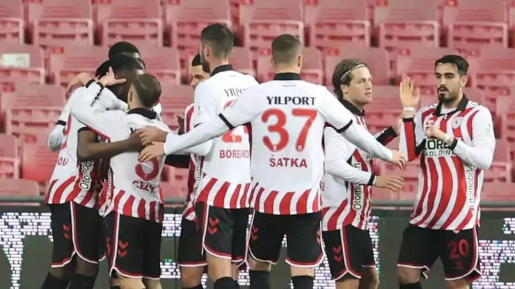 Samsunspor kazandı Kayseri düşüşte!