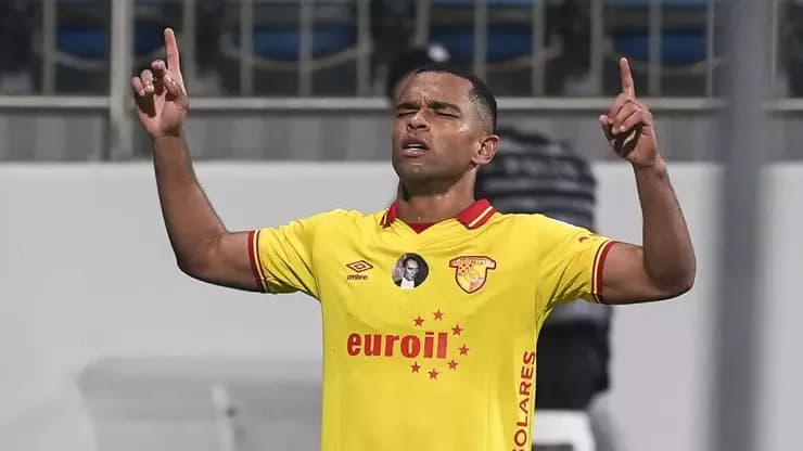 Juan'dan Göztepe'yi Coşturan Performans!
