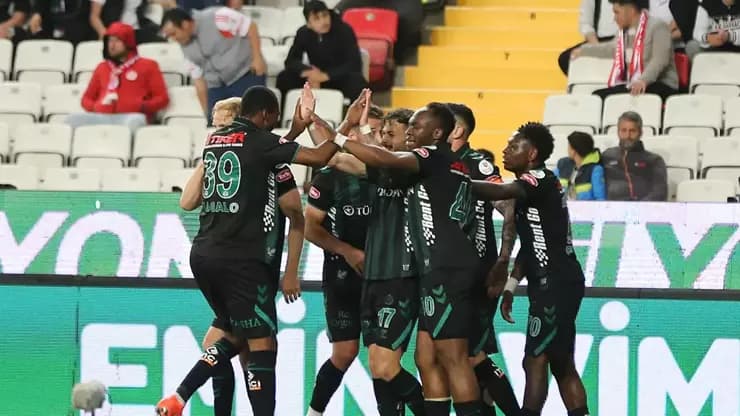 Konyaspor Antalya'da Güldü: Deplasmanda 3 Puan!
