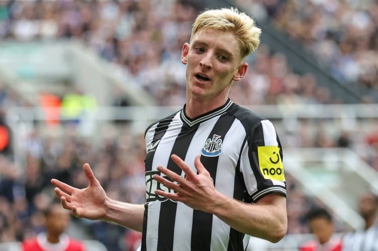 Newcastle'da Gordon şoku! Hem sakatlandı, hem de yazın satış listesinde ilk sıralarda.