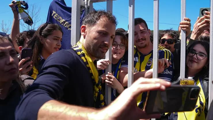 Fenerbahçe'nin gündemindeki Domenico Tedesco'ya İtalya'dan teklif!