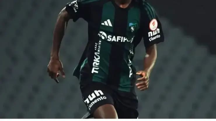Kocaelispor ilk imzayı attı!