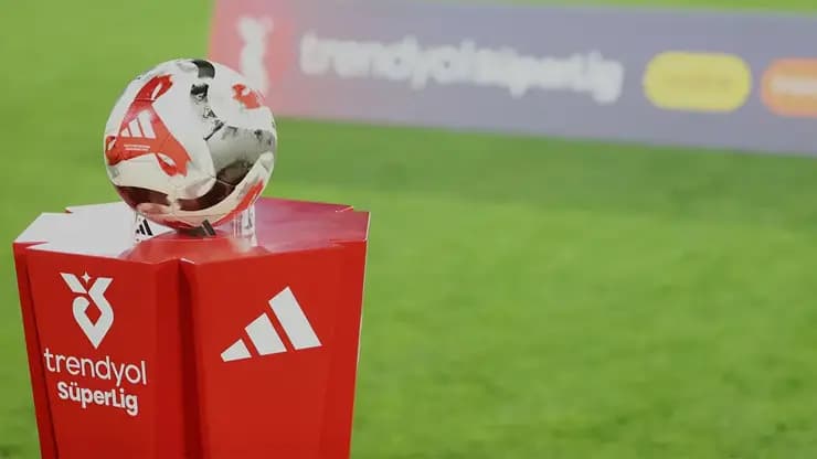 Süper Lig'de kümede kalma savaşı: Son yolcu bugün belli oluyor!