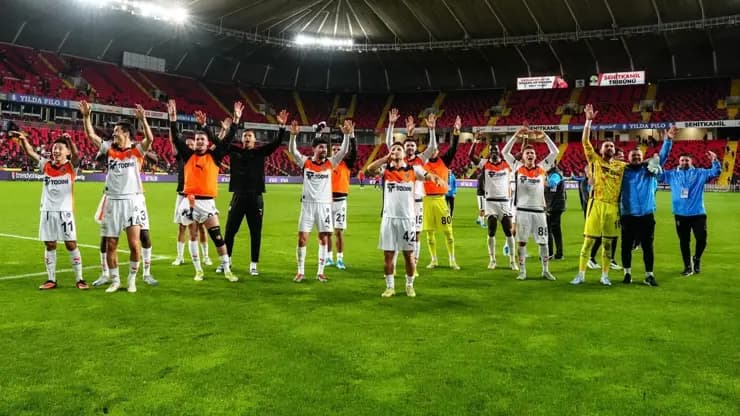 Başakşehir Trabzonspor'a göz dikti