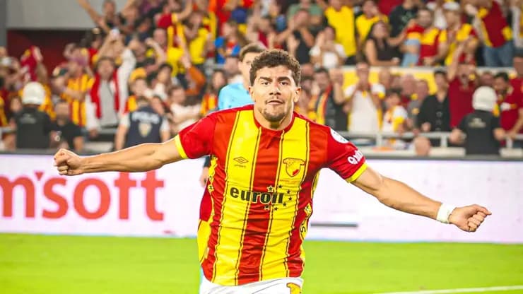 Göztepe'ye 3 isim yuvaya dönüyor