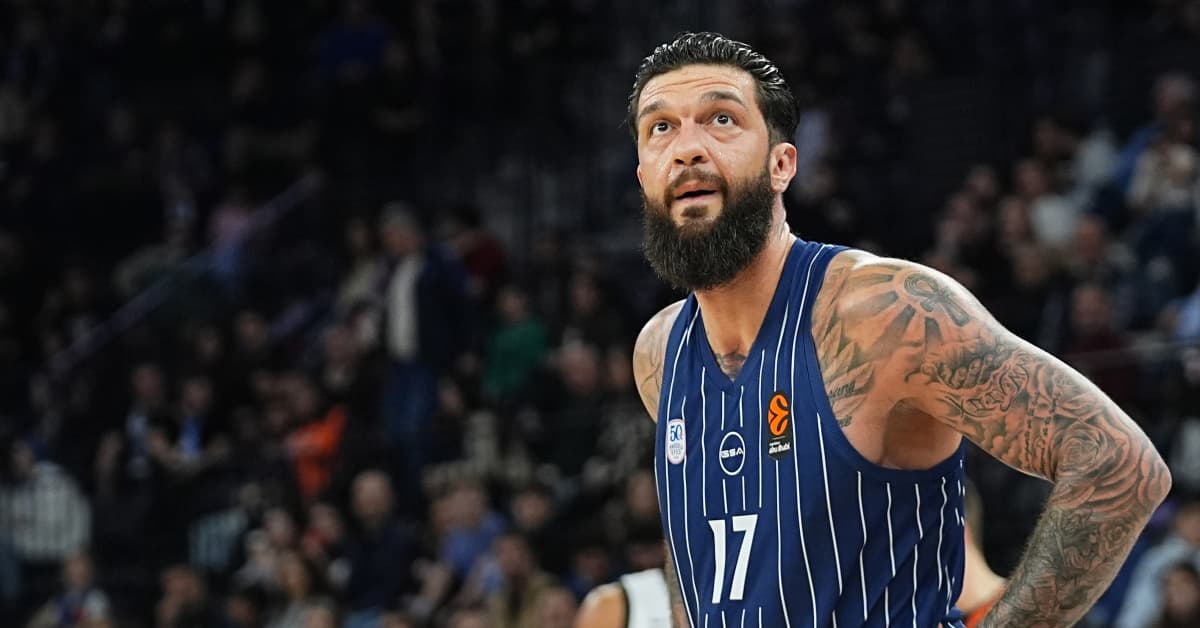 Anadolu Efes'e Vincent Poirier Şoku: Uzun Süreli Sakatlık ve Ameliyat