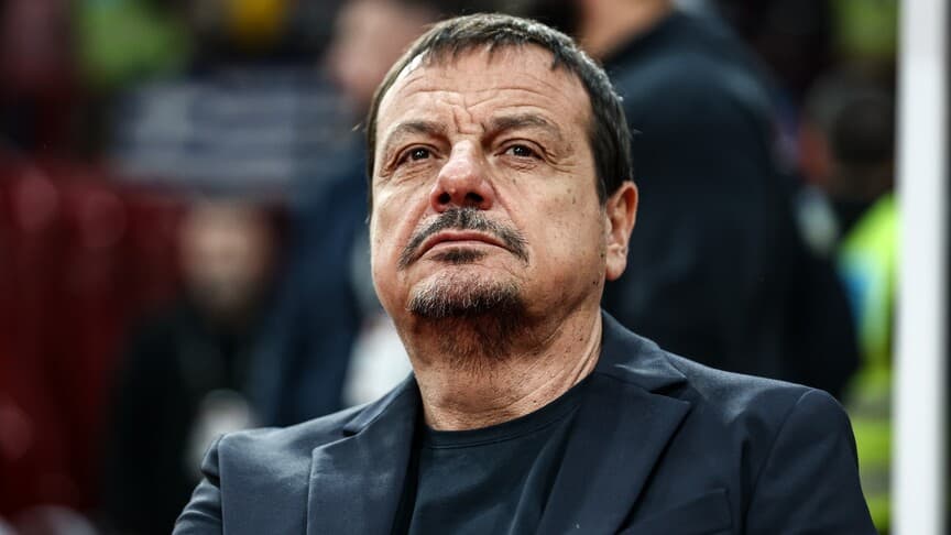 Ergin Ataman'dan Yunanistan Finalinde Türkiye'ye Hakaret Eden Taraftara Tepki