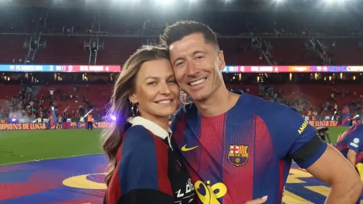 Lewandowski iddiaları Fenerbahçe'de alev aldı: Eşinden transfer sinyali!