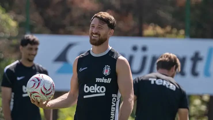 Beşiktaş Midtjylland maçına bileniyor
