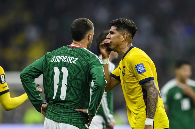 UEFA'dan 'Ağız Kapatmaya Kırmızı Kart' Kuralına Ret: Yetki Hakemlerde!