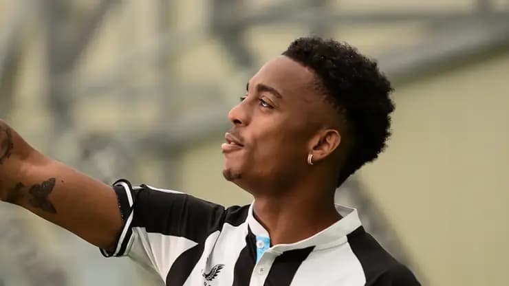 Beşiktaş orta saha için Willock ve Miretti peşinde