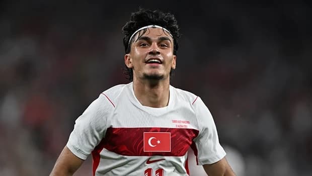 Can Uzun ve Galatasaray İddiaları: Eintracht Frankfurt Teknik Direktörü Hütter'den Açıklama