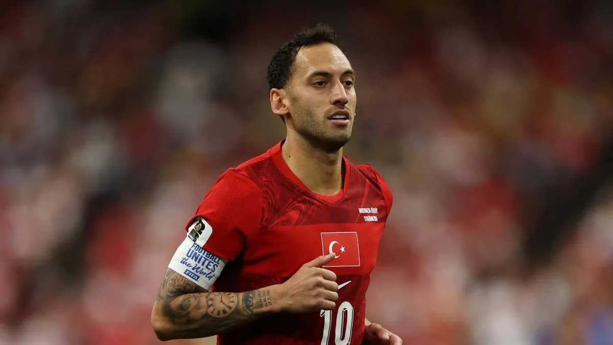 Fenerbahçe, Hakan Çalhanoğlu İçin İtalya Seferine Çıktı: Sistem Değişikliği Yolda