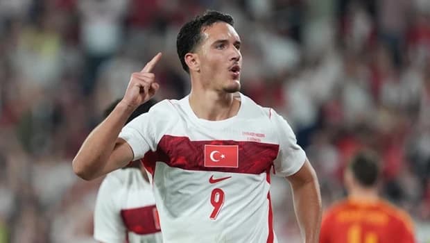 Süper Lig Devi, Milli Santrafor Deniz Gül'ü Gündemine Aldı