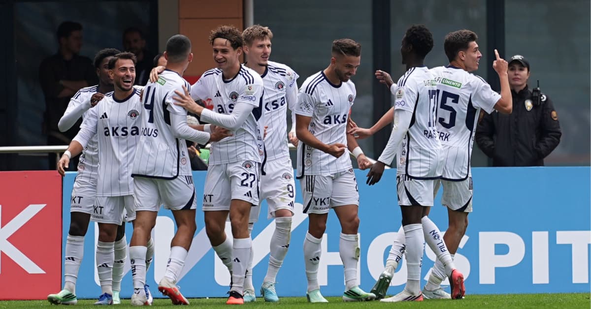 Kasımpaşa, Samsunspor'u 4-1 Mağlup Etti: Benedyczak Sezona Hızlı Başladı