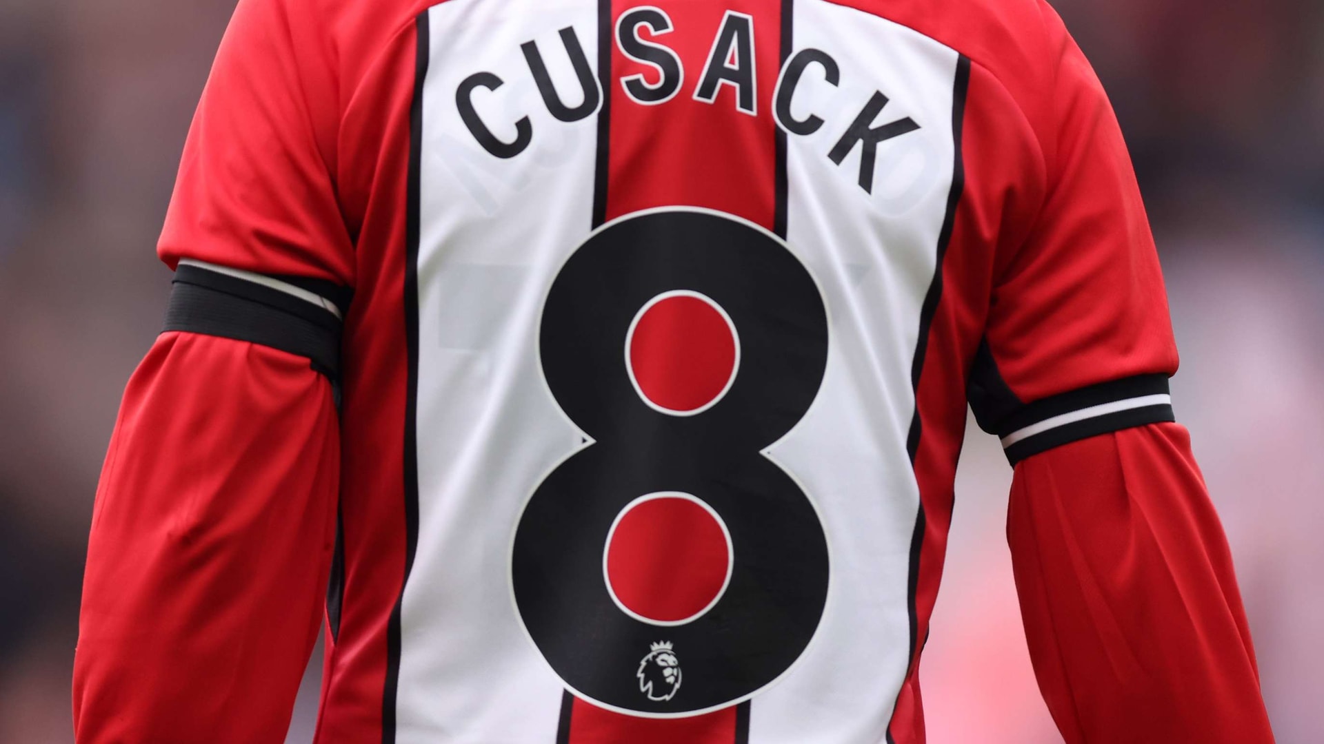Cusack Ailesi, Sheffield United'ın 8 Numarayı Emekli Etmemesi Nedeniyle Büyük Üzüntü Yaşıyor