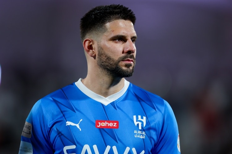 İtalyan basını Milan'ın Mitroviç'i transfer etmek istediğini ancak maaş talebi yüzünden transferin gerçekleşmediğini yazdı