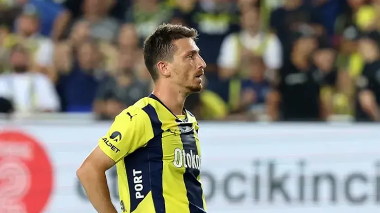 Mert Hakan'dan Fenerbahçe Ailesine Duygusal Veda Mektubu