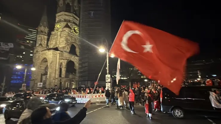 Berlin Dünya Kupası'na Kilitlendi