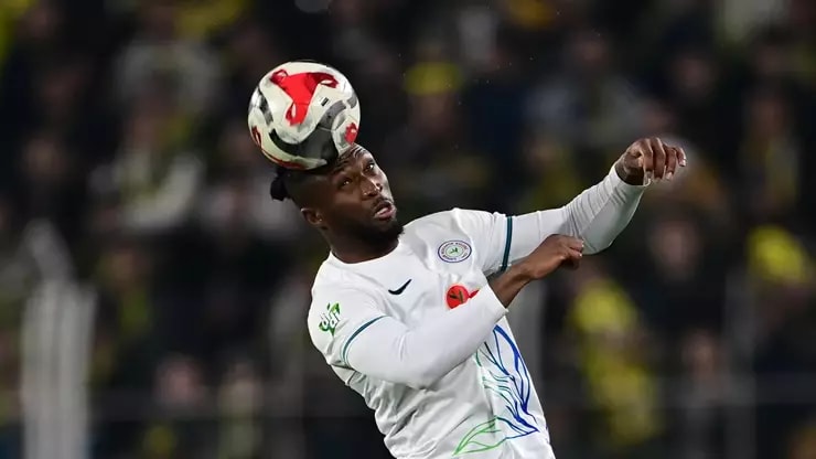 Fenerbahçe'yi Sagnan Vurdu Süper Lig'de İlk Gol Sevinci
