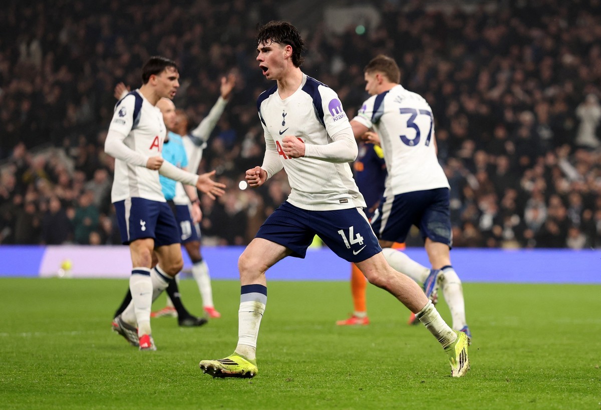 Liverpool'da Savunma Derinliği Memnun Etti Ama Genç Stoperler Radarında!