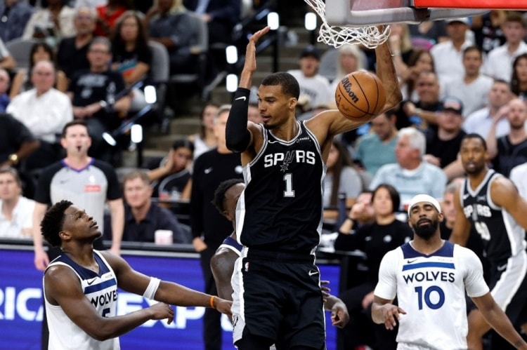 Cuma NBA'de Dev Hesaplaşma: Spurs Bitirmeye, Timberwolves Yedinci Maça Hazırlanıyor!