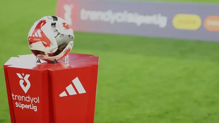 Süper Lig'de kümede kalma savaşı: Son yolcu bugün belli oluyor!
