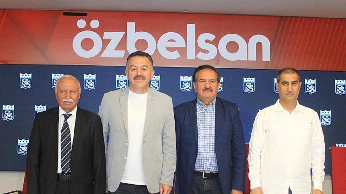 Sivasspor'da Olağan Genel Kurul Ertelendi: Başkan Adayı Çıkmadı