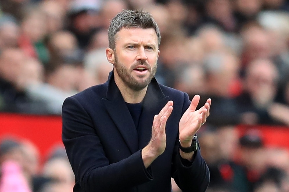 Van der Sar'dan Carrick'e tebrik, Manchester United'a kritik transfer uyarısı: "Premier Lig'den şaşmayın!"