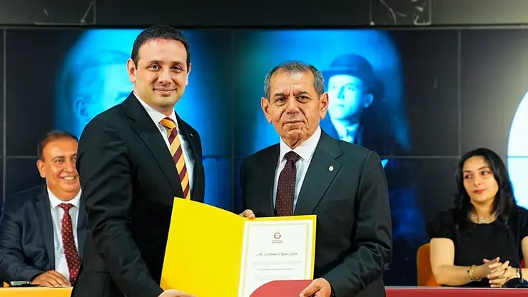 Galatasaray'da Dursun Özbek mazbatasını aldı dümeni devraldı