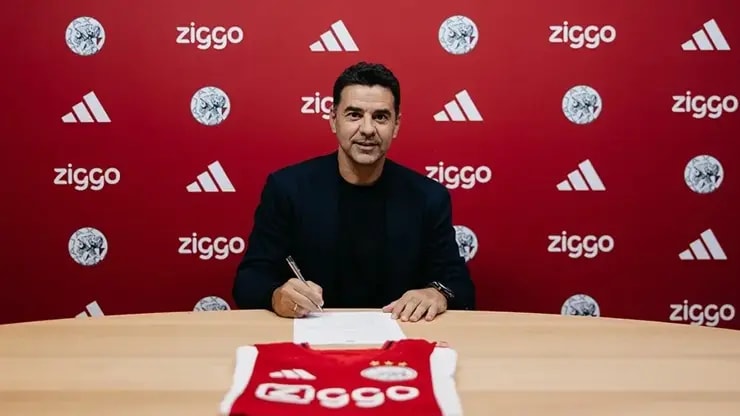 Ajax'tan şaşırtan hamle Küme düşen Michel göreve geldi
