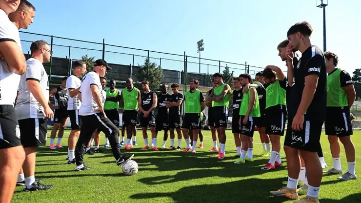 Beşiktaş'a yıldız şoku! Midtjylland maçı öncesi dev eksik